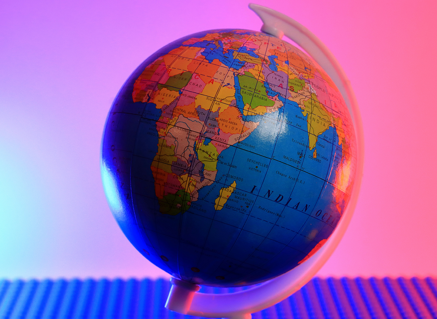 colourful globe 1440×1051